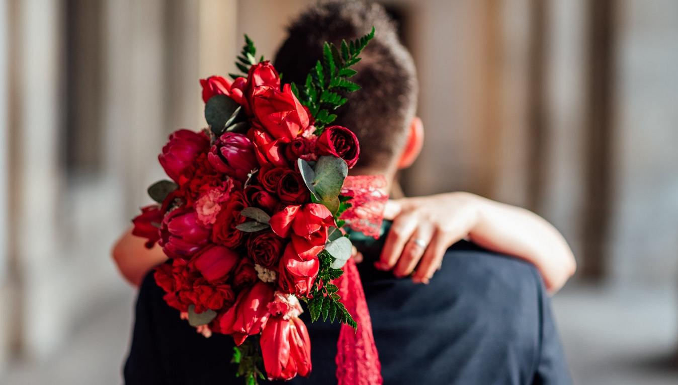 Bride's Guide: How to Host a Driveway Reception