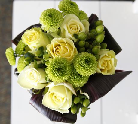 6 Green Pompom Mums - thumbnail number 2