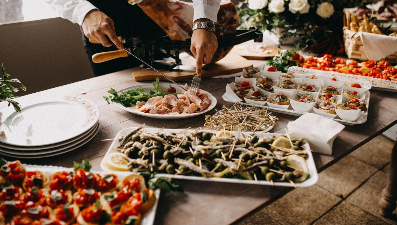 7 Unique Catering Ideas for Your Wedding Reception
