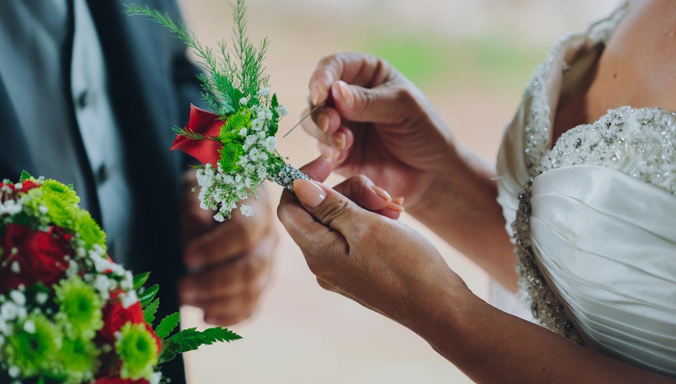 Bride’s Guide: Maintenance Tasks to Manage Before a Home Wedding