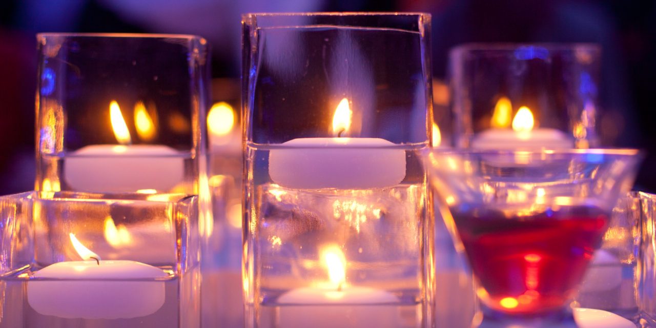 Floating Candles Are Great Table Centerpieces