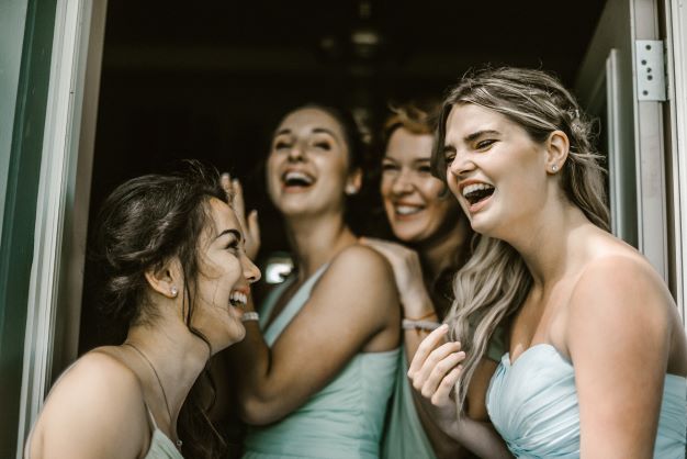 How to Host Your Wedding Reception at Home