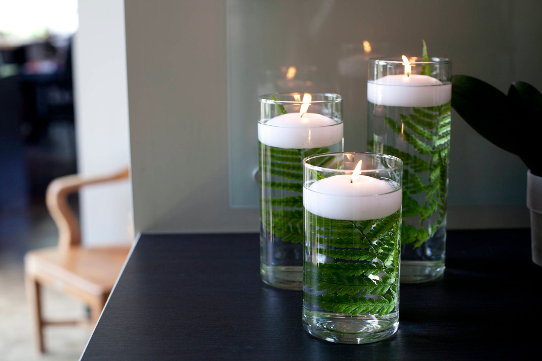 How to Use Cylinder Vases for Centerpieces