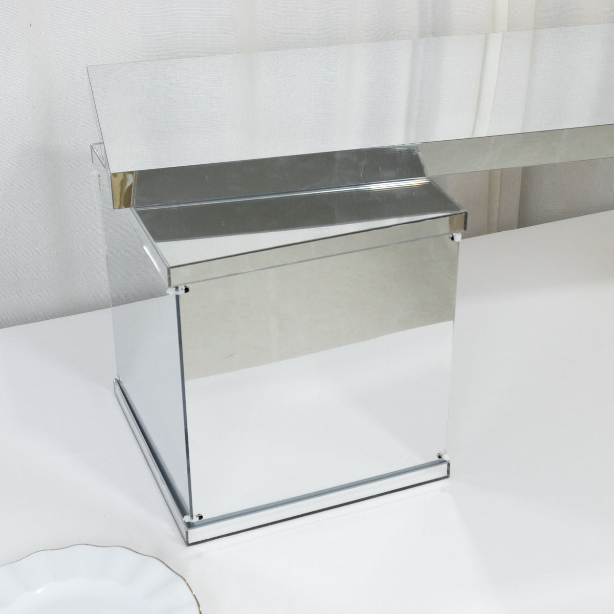 Silver Connector Plexiglass Plate for Rectangular Pedestal Pillar