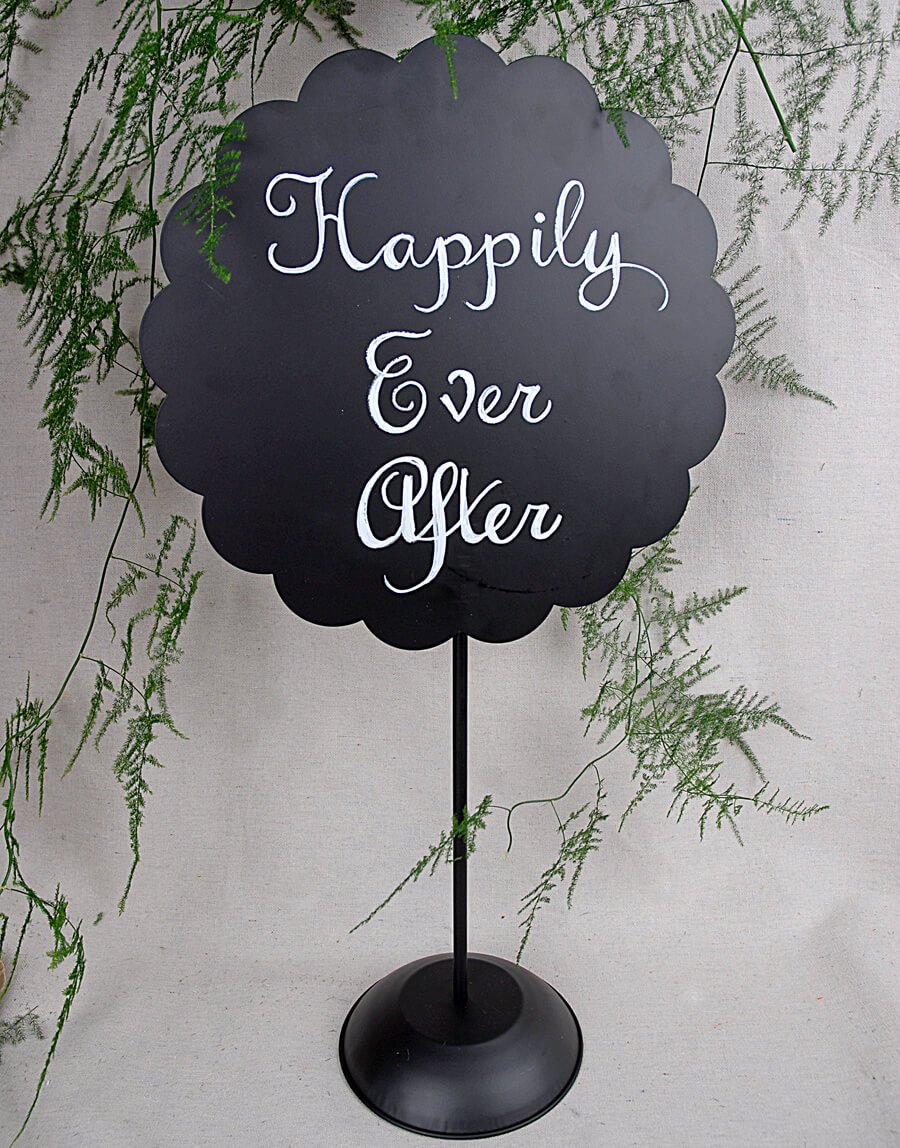 22 scalloped round metal chalkboard with stand
