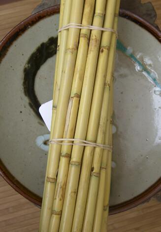 Bamboo Poles 12 Pack 24in Natural