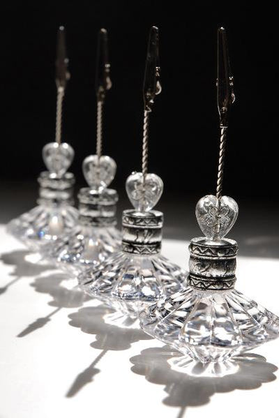 4 Crystal Place Card & Table Number Holders - thumbnail number 2