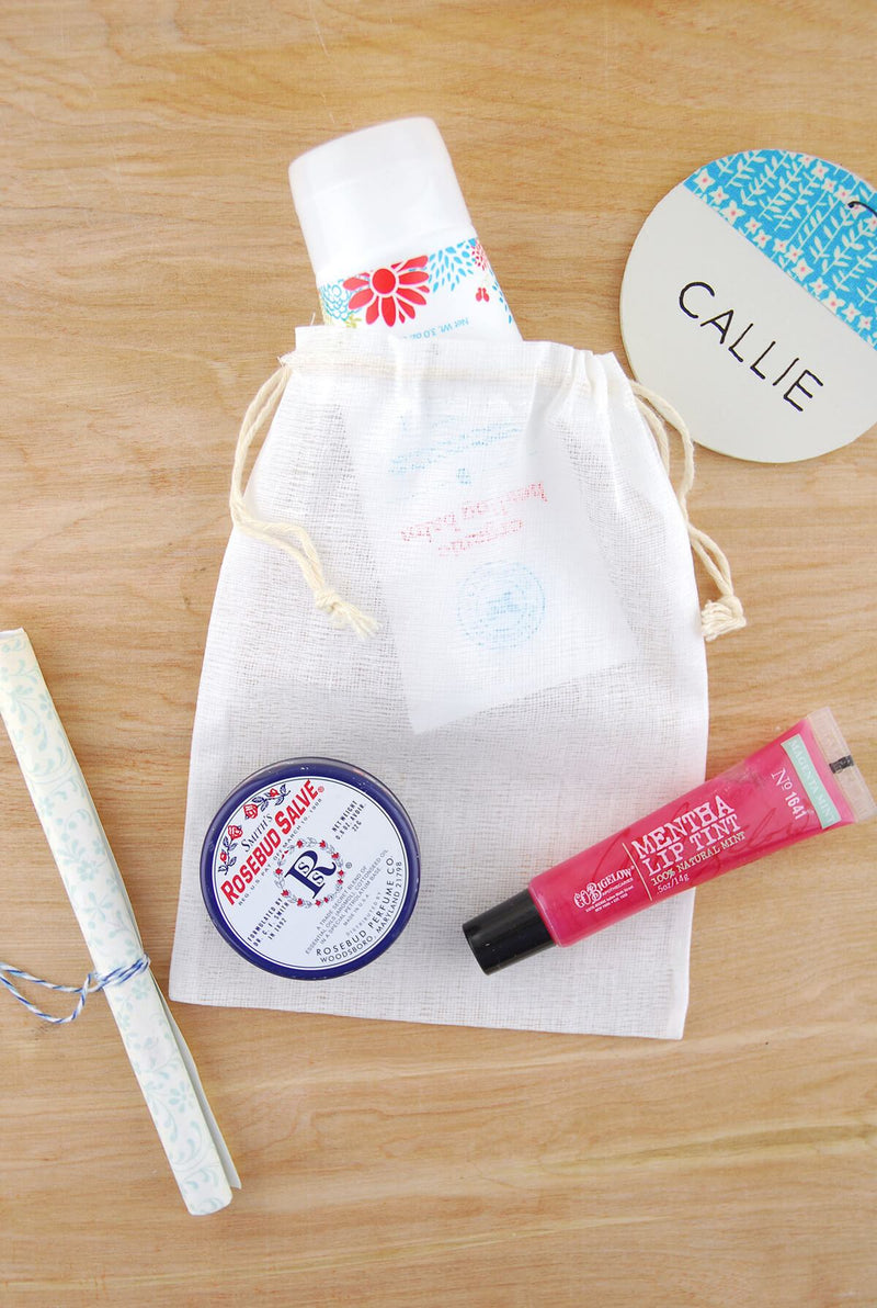 Muslin Favor Bags White 5x7in (Pack of 12) - thumbnail number 1
