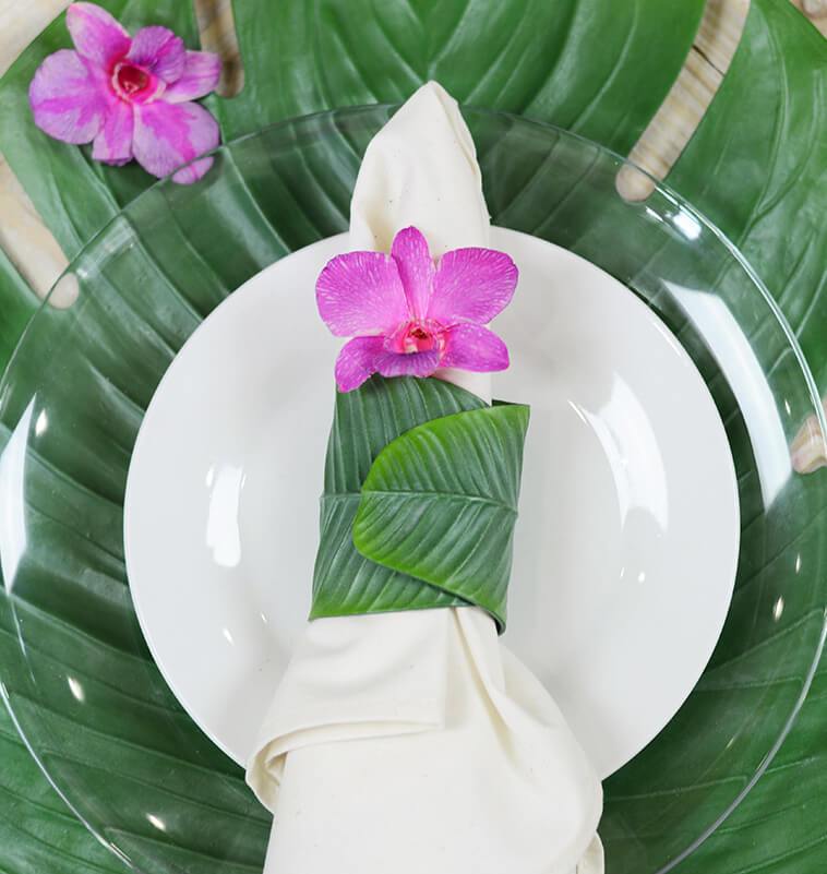 6 Banana Leaf Napkin Rings - thumbnail number 1