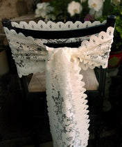 Table Runner Lace Ivory 13 x 96in - thumbnail number 3