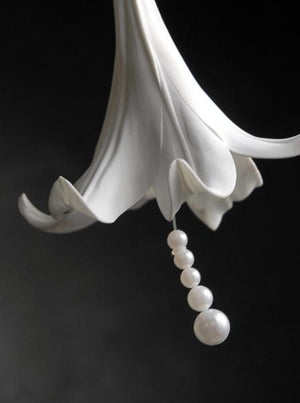  Trumpet Lily Garland  White 5 FT